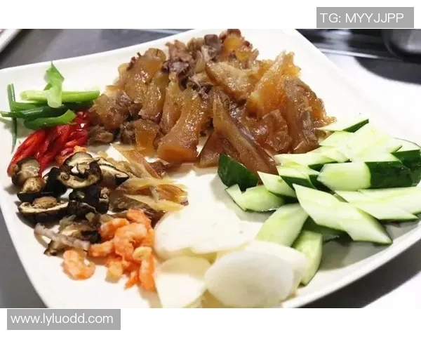 足球巨星相聚火锅店热闹开涮大快朵颐尽显豪爽与兄弟情谊