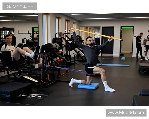 单独训练足球技能是否有效球星如何通过个人训练提升实力 单独训练足球技能是否有效球星如何通过个人训练提升实力