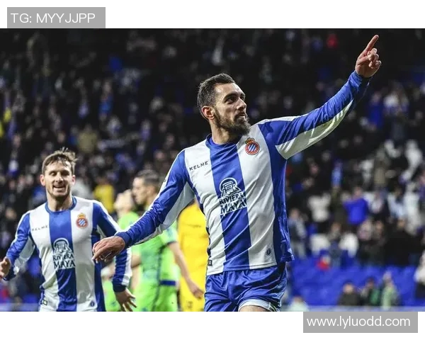 西班牙人足球队历史十大球星盘点及其传奇表现分析 西班牙人足球队历史十大球星盘点及其传奇表现分析